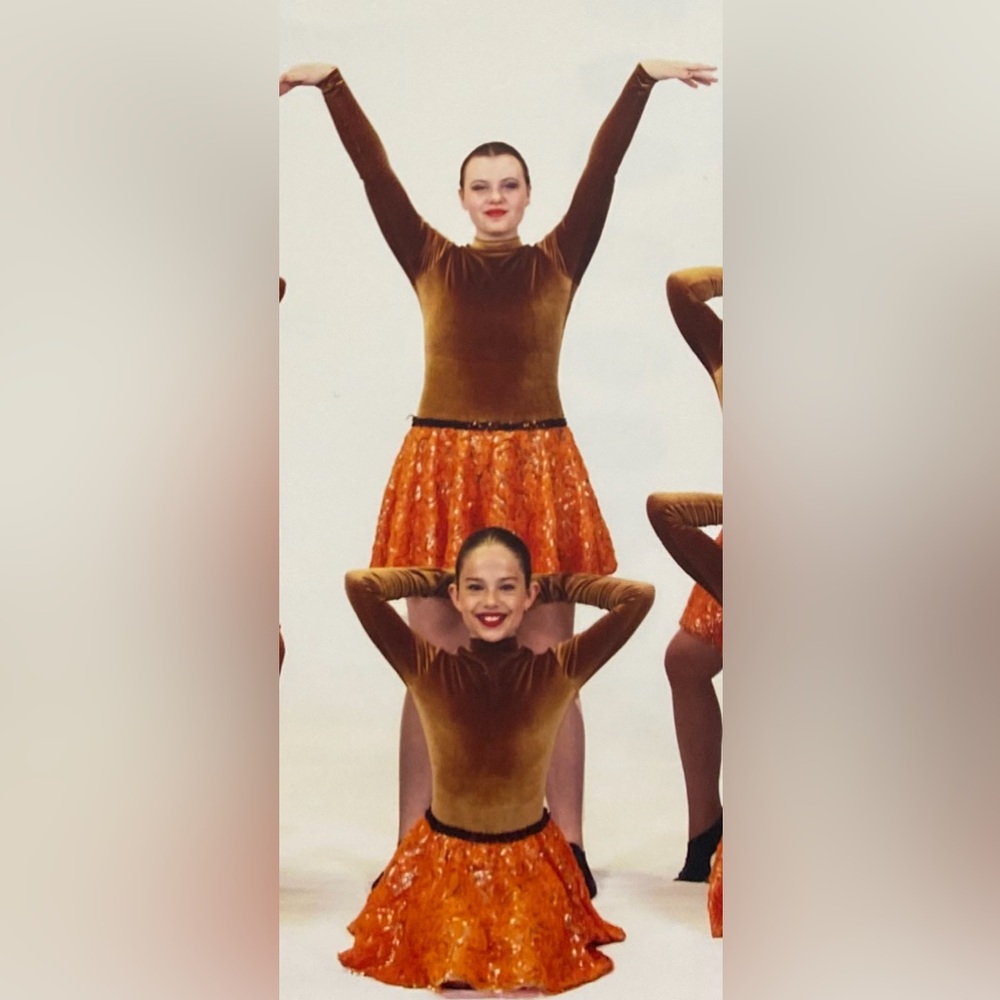 Custom-made /Orange and Brown girls M Dance Costume. 💃